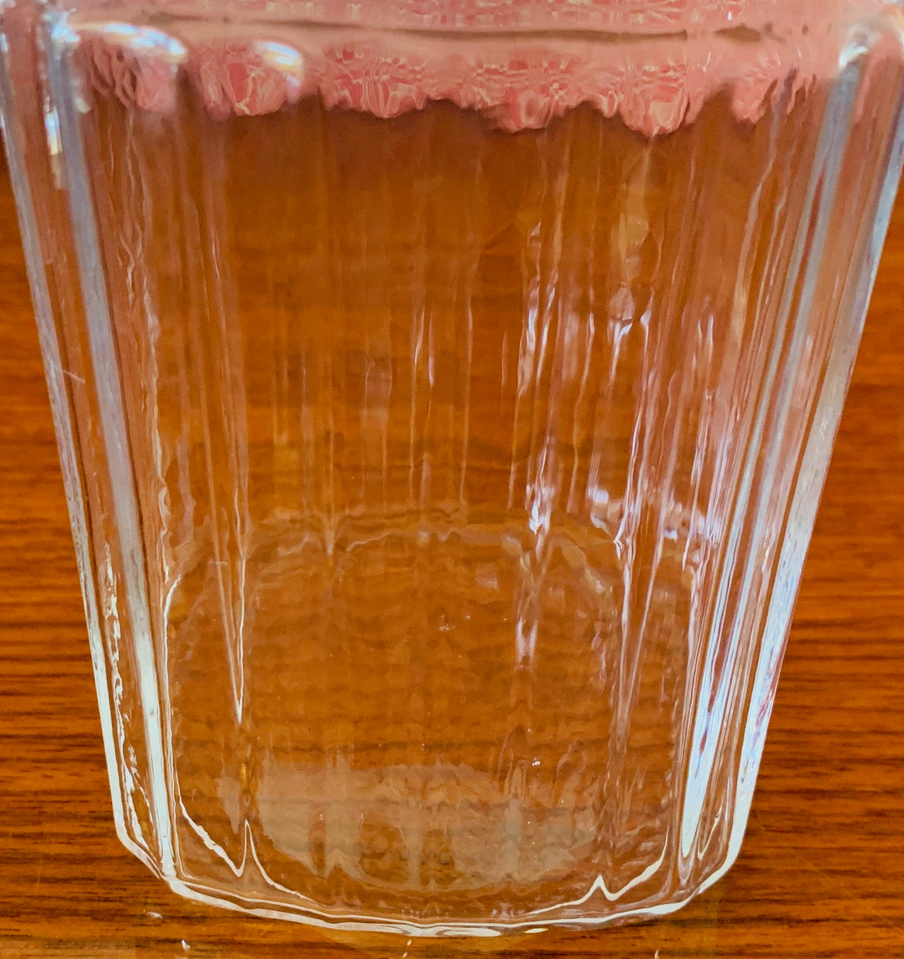 Lot de deux brocs en verre vintage