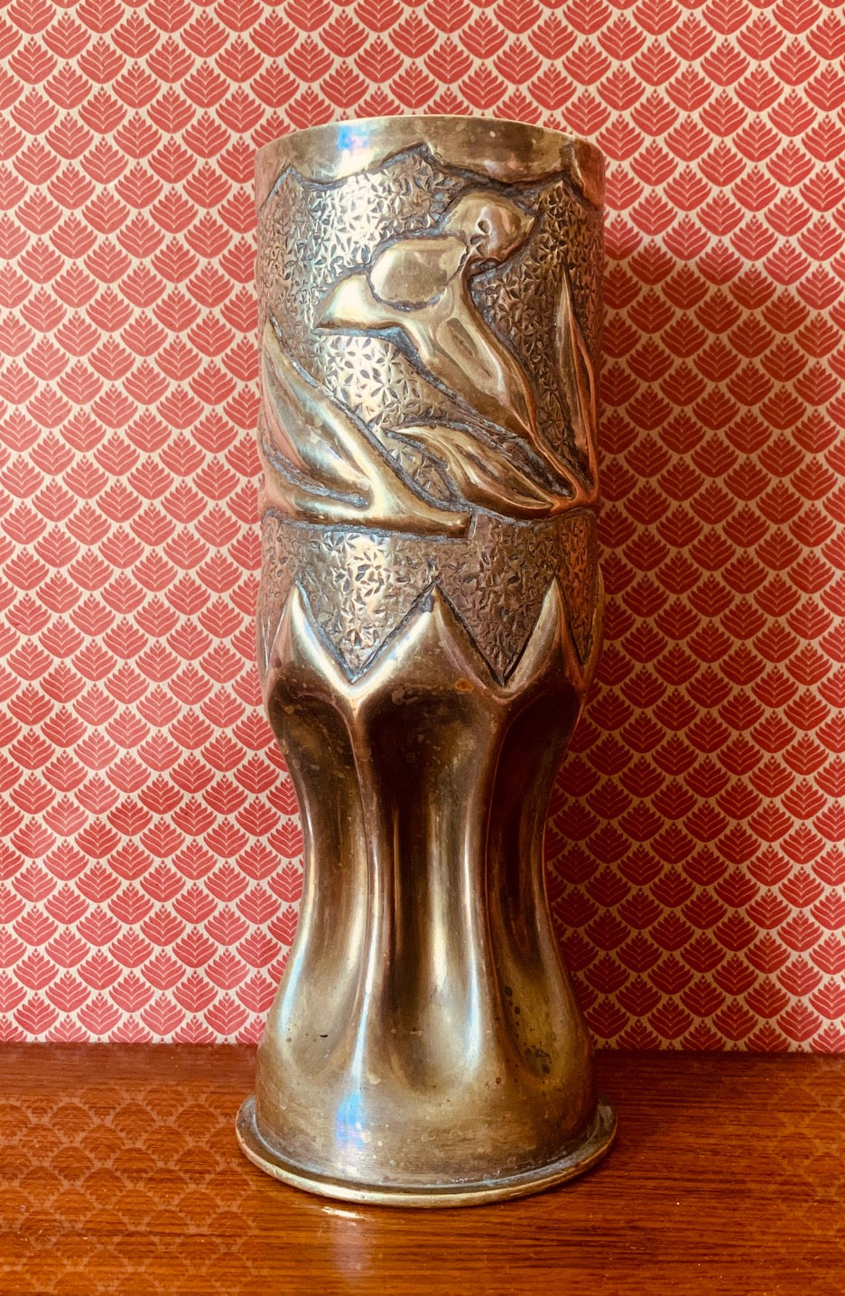 Vase obus sculpté dans les tranchées