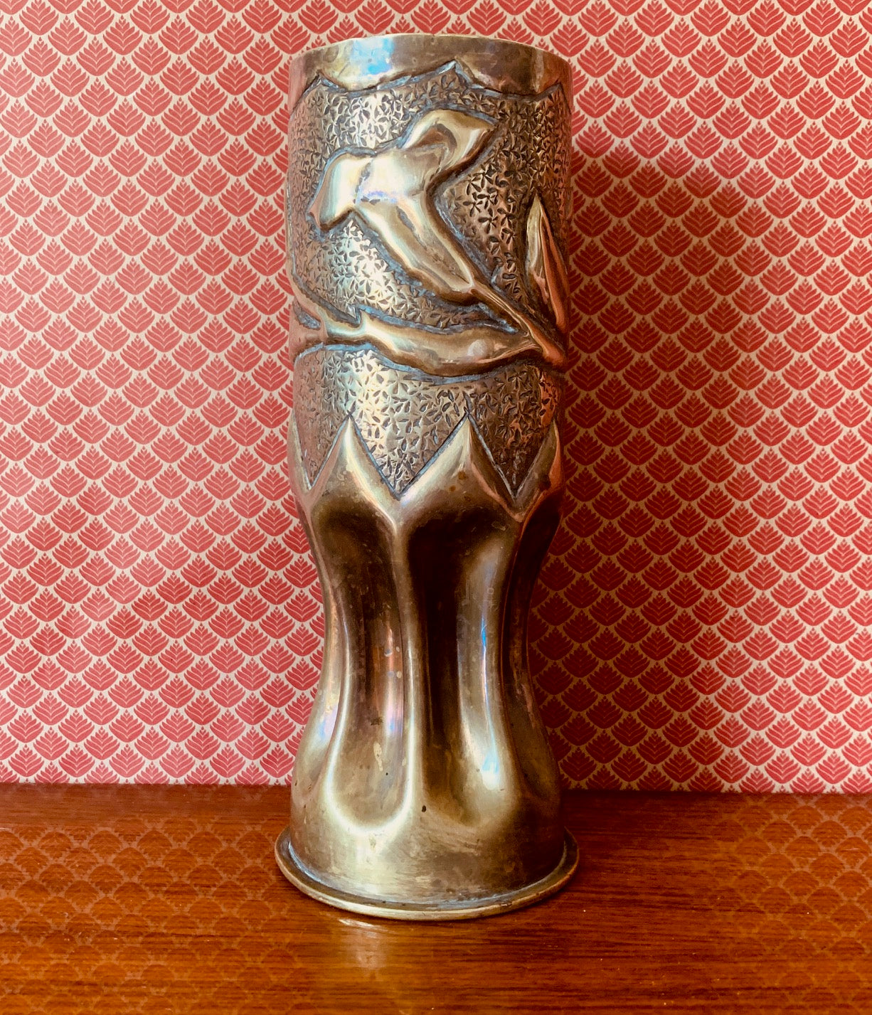 Vase obus sculpté dans les tranchées